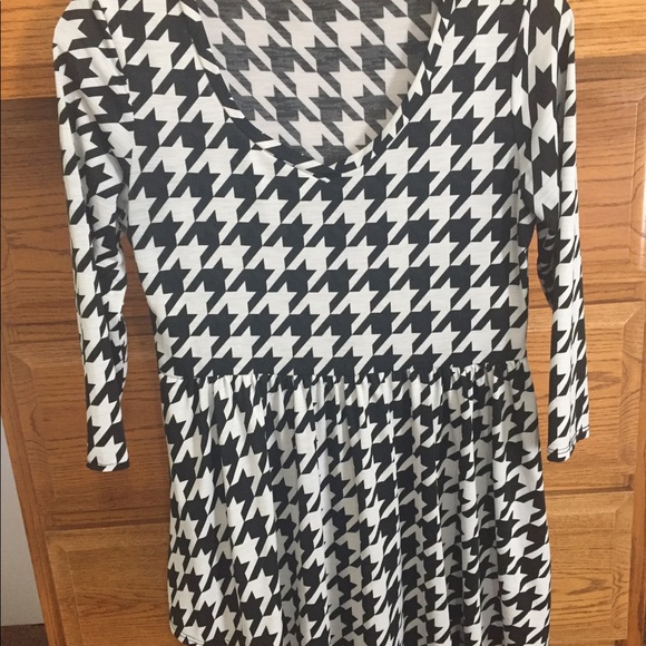 Houndstooth Top! - Picture 2 of 4